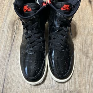 Women’s Air Jordan 1 Rebel Xx Size 8.5